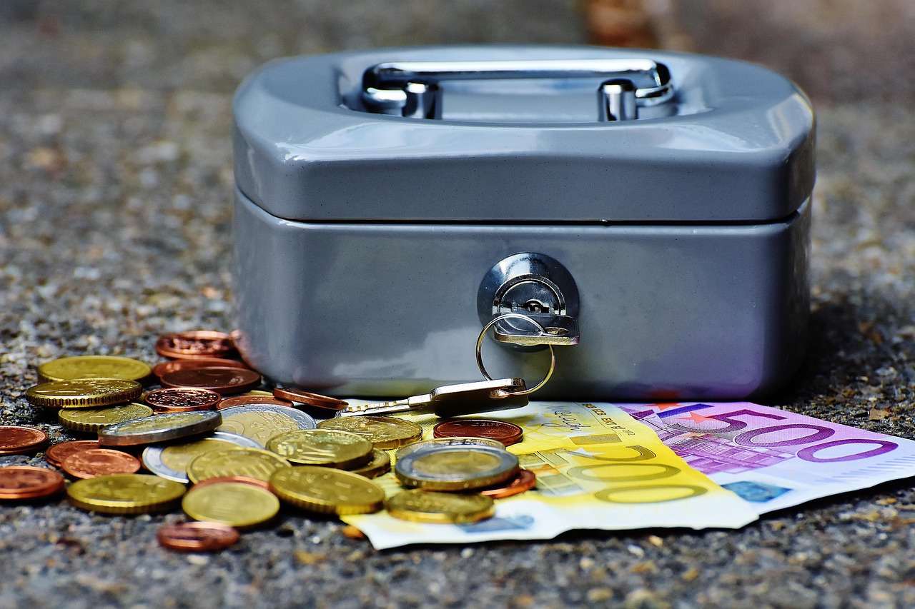 Wie kann man effektiv Geld sparen ohne auf Lebensqualität zu verzichten?