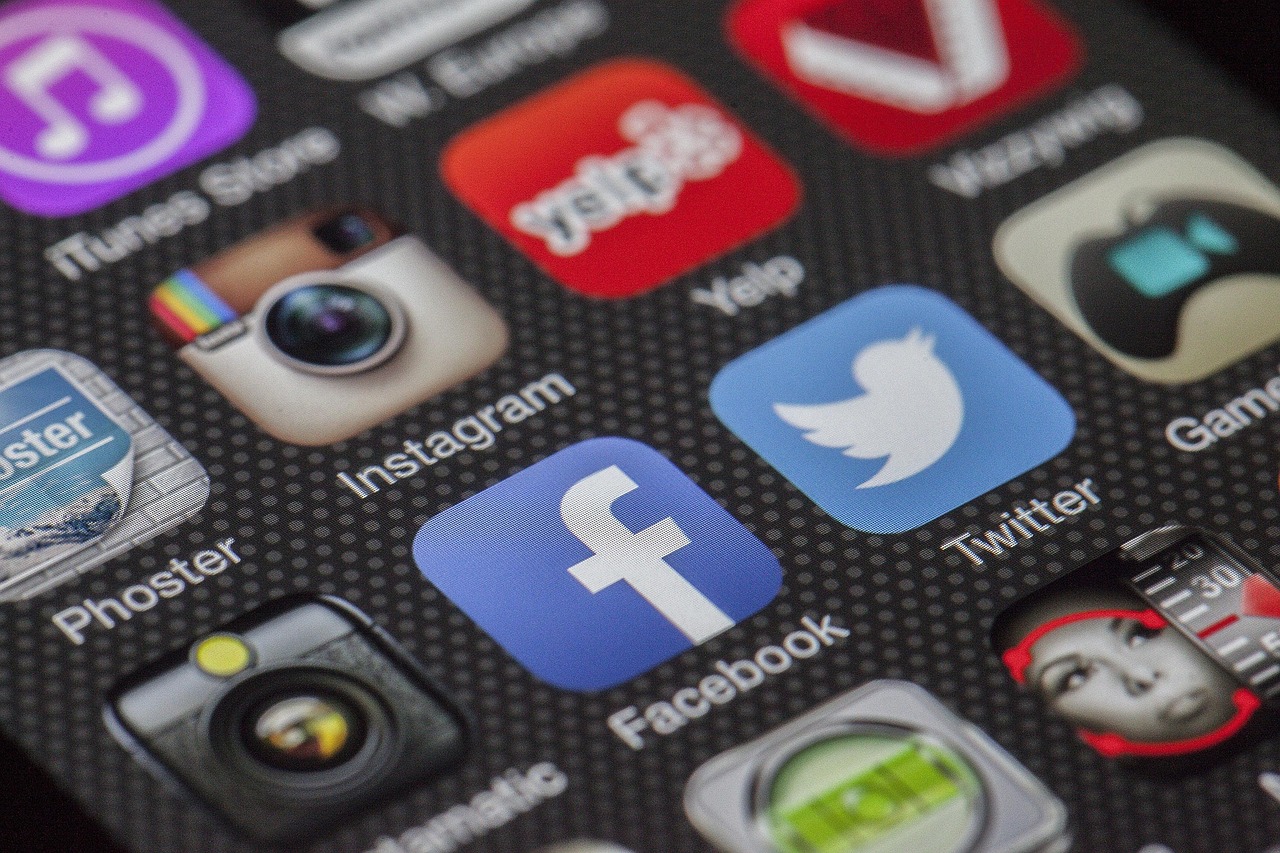 erfahren sie alles wichtige rund um social media: trends, strategien, tipps zur erfolgreichen nutzung von sozialen netzwerken für privatpersonen und unternehmen.
